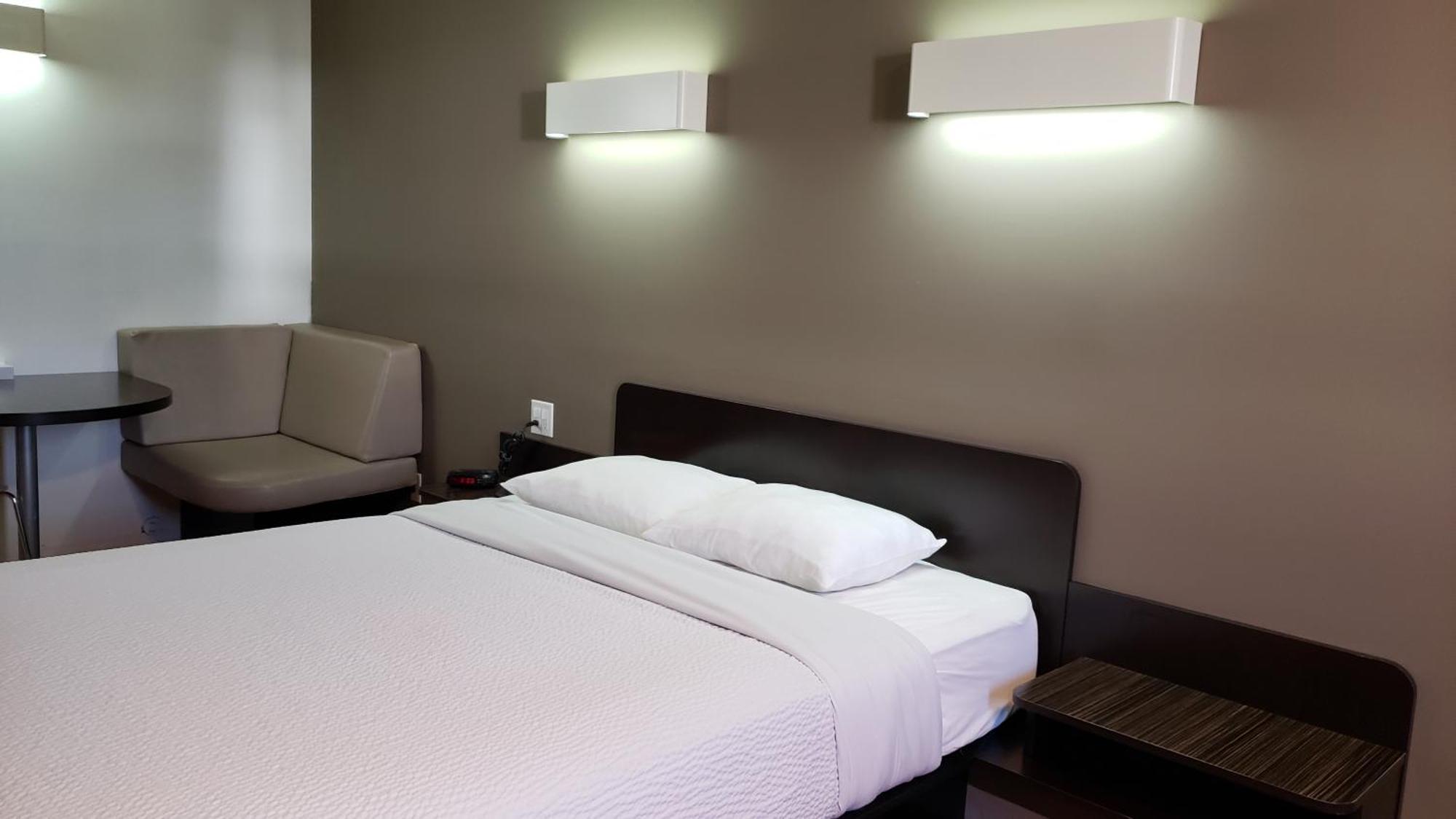 Joys Inn Innisfail, Ab Kültér fotó